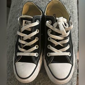 CONVERSE USED SHOES SIZE 6W 4M
